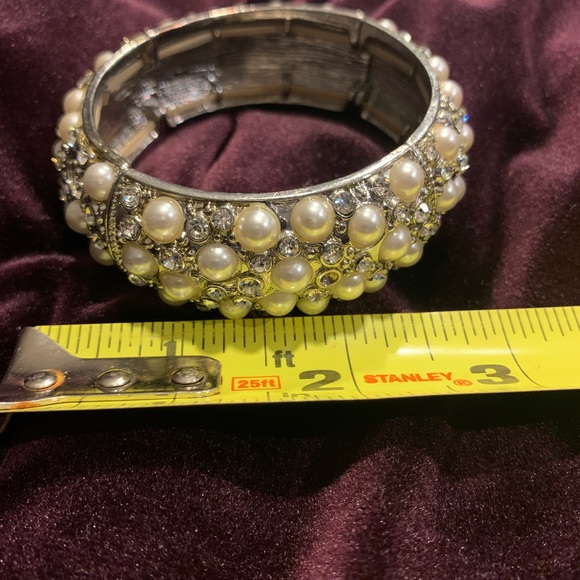 LIKE NEW Stretchy Bracelet - Picture 2 of 4